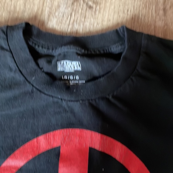 Marvel deadpool superhero shirt - Picture 2 of 2
